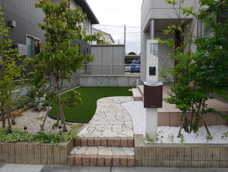 ファサード正面の様子。