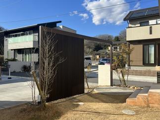 建物側からの様子。