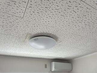 古い蛍光灯やエアコンも新しいものに。