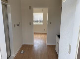 大きな窓で採光もばっちりです。