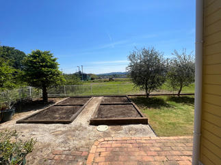 広くとった花壇スペース