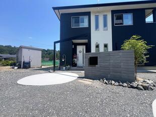 植栽スペースを無くし、整然としたお庭に