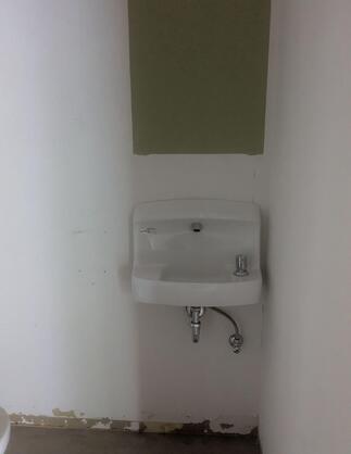 手洗い場　施工前