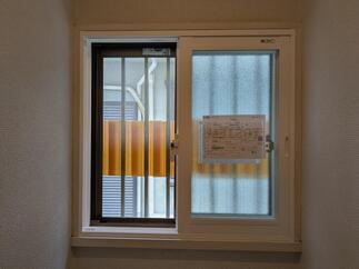 トイレ窓　施工後