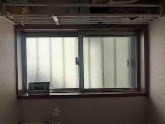 トイレ窓　施工前