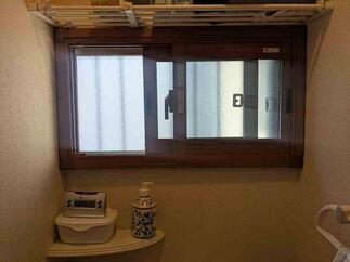 トイレ窓　施工後