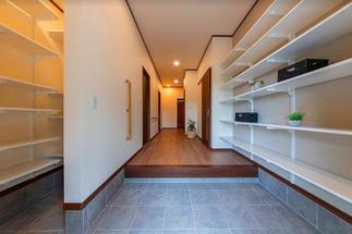 実用性のある玄関～廊下