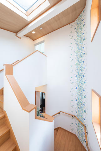 アクセントクロスが映える階段