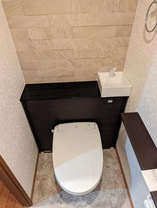 エコカラットを用いたトイレ空間
