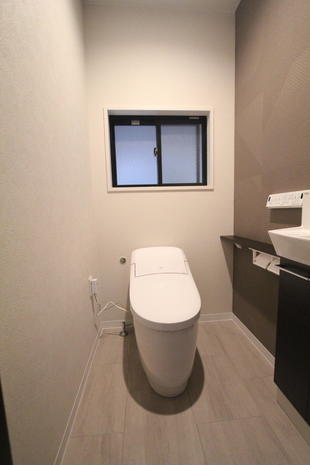 トイレリフォーム　　～シックな空間へと～