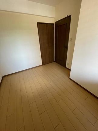 カーペット張りからフローリングに変更し統一感のある内装に