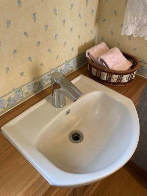 トイレの手洗いも自動水栓へ