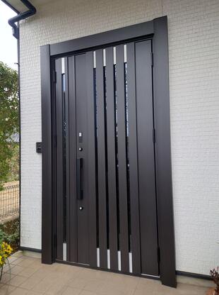 玄関ドア「リシェント」