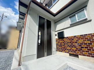 ドア交換で、お家の顔が新しくなりました