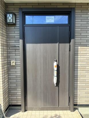 玄関ドアリフォーム施工事例