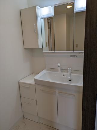 収納たっぷりの洗面台