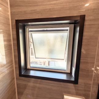 寒い浴室窓をリプラスに交換