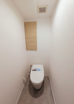 限られた空間を贅沢に！K様邸 トイレリノベーション（LIXIL サティスS）