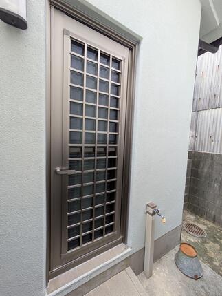 勝手口や玄関、あきらめていませんか？リシェントなら“1Day”で解決