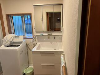 節水仕様の洗面化粧台に入替えました