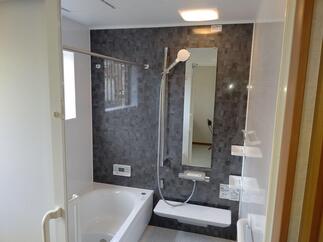 タイルのお風呂から高断熱のシステムバスに入替えて寒い冬も暖かく♪