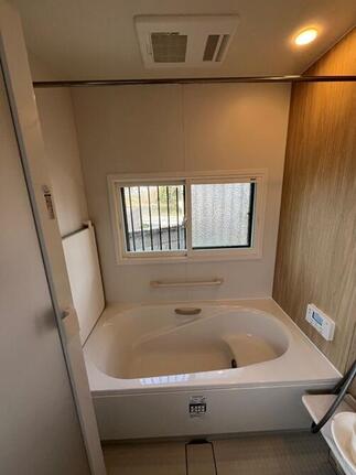 タイル貼りのお風呂からシステムバスに生まれ変わりました。