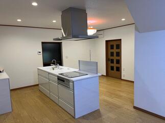 アイランドキッチンで家事動線もバッチリ♪