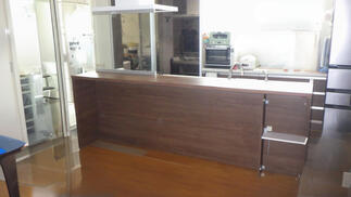 リビング側から見たキッチン　Before