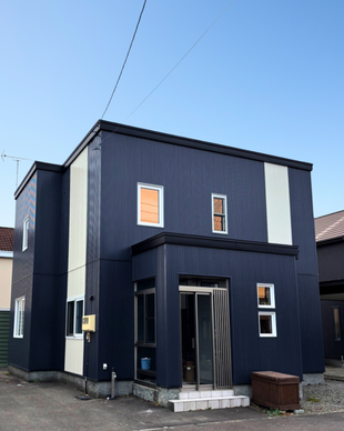 【恵庭市｜外壁・屋根塗装】新築のようにシャープな外観に生まれ変わりました。