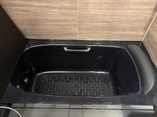窓もなくし湯船も広々