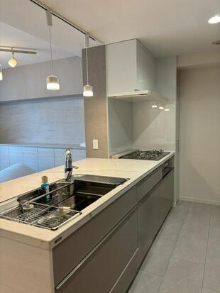 ペニンシュラI型構造壁対応キッチン