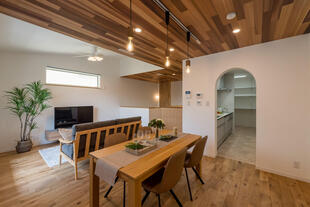 【新築】木のぬくもりに包まれる、フレキシブルなおうち