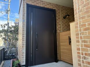 【枚方市】玄関ドア(カバー工法)とロジア