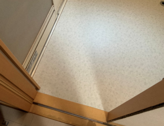 脱衣室床（アフター）