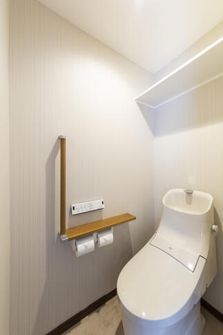 スッキリとしたトイレ空間