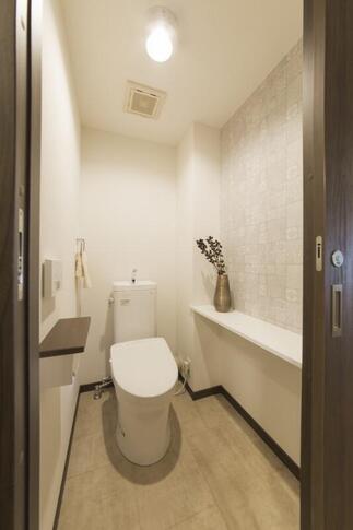 スッキリとしたトイレ空間