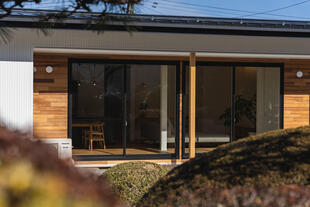 住み慣れた家に、木のぬくもりと新しい心地よさを